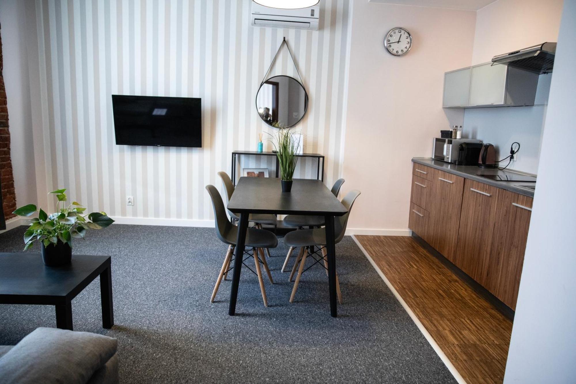 New Adler Bed & Breakfast Лодз Екстериор снимка