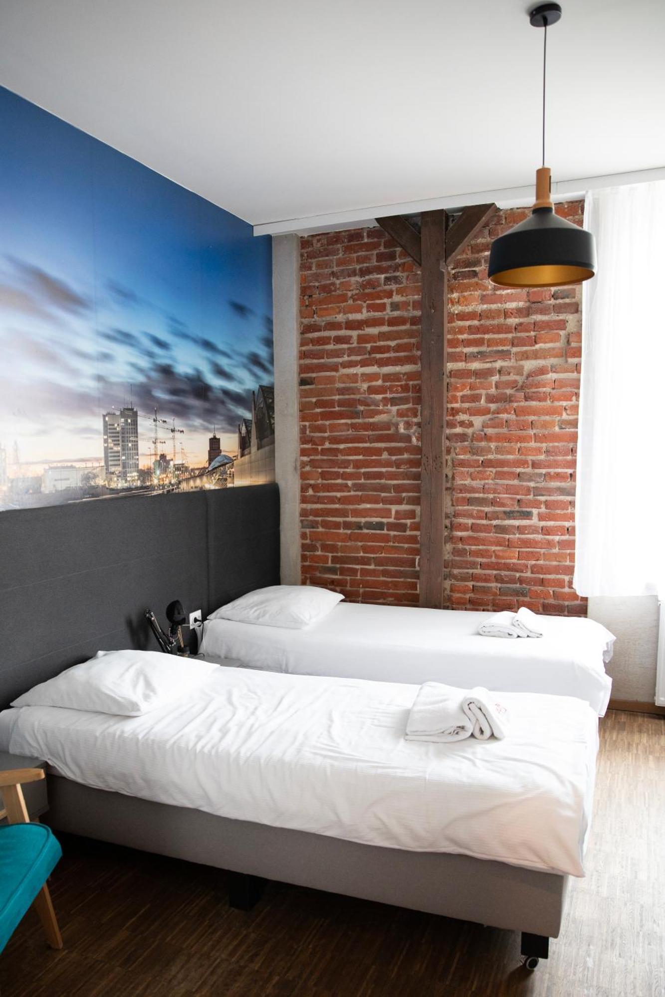 New Adler Bed & Breakfast Лодз Екстериор снимка